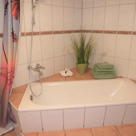 De Luxe 63 Qm Mit 2 Schlafzimmer Und Terrasse *