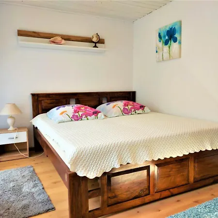 De Luxe 73 Qm Mit 3 Und Terrasse *
